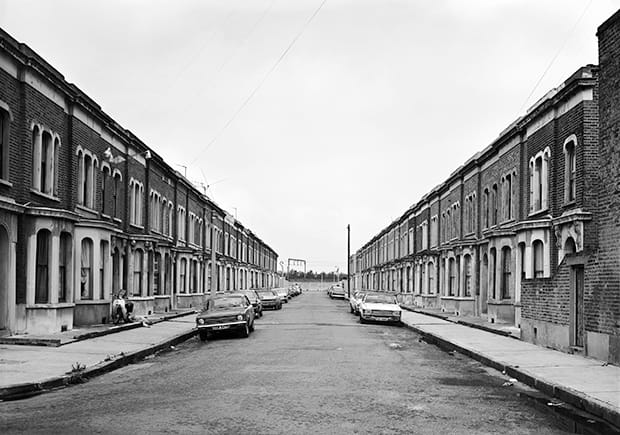 Constructing Worlds_Thomas Struth, Clinton Road, London, 1997
